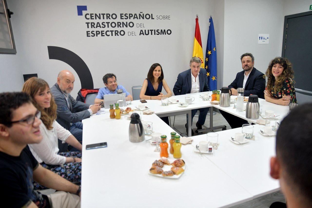 Visita de la Ministra de Derechos Sociales y Agenda 2030 al Centro Español sobre trastorno del espectro del autismo